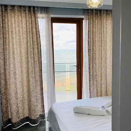 Sea View Rooms In Batumi Exterior photo