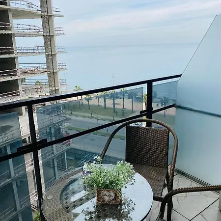 Sea View Rooms In Batumi Exterior photo