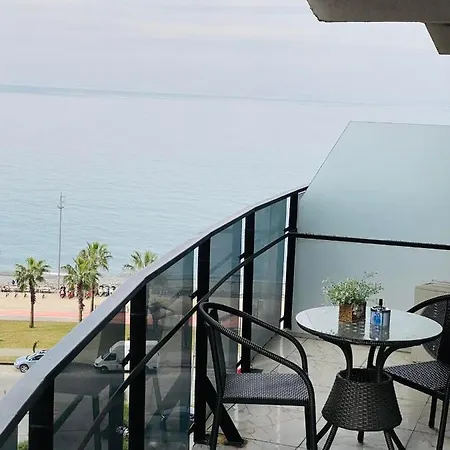 Sea View Rooms In Batumi Exterior photo